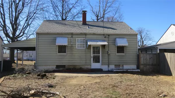 East Alton, IL 62024,104 Whitelaw AVE