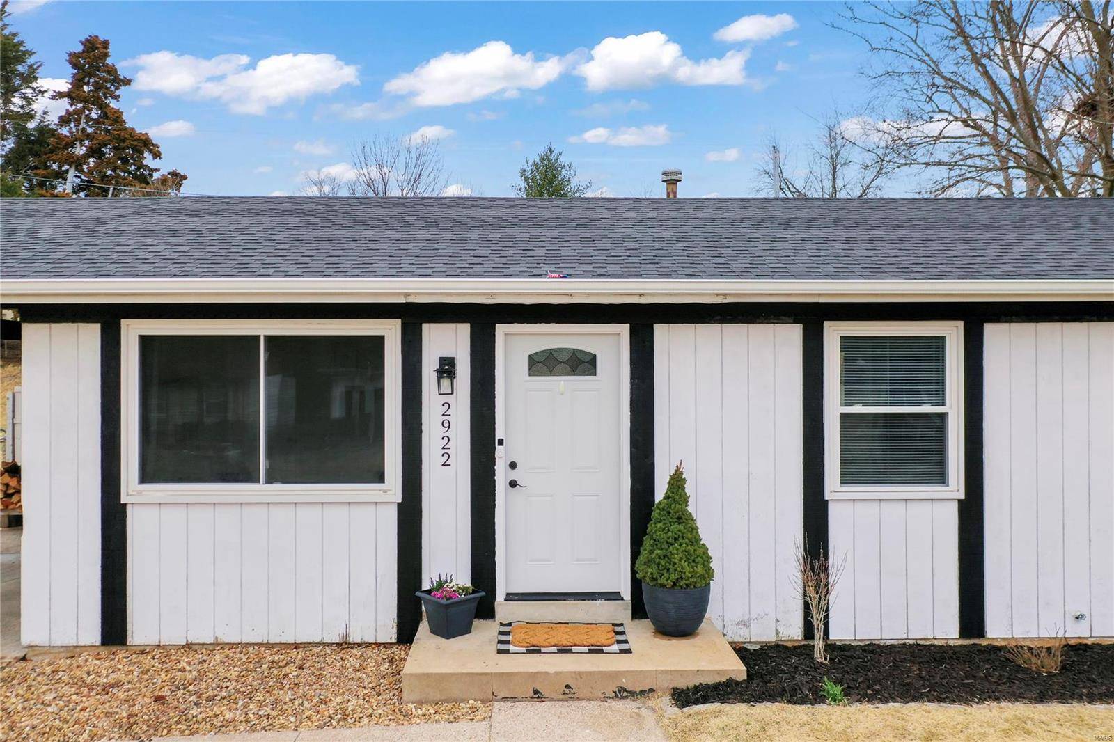 2922 Lyme ST, St Charles, MO 63301