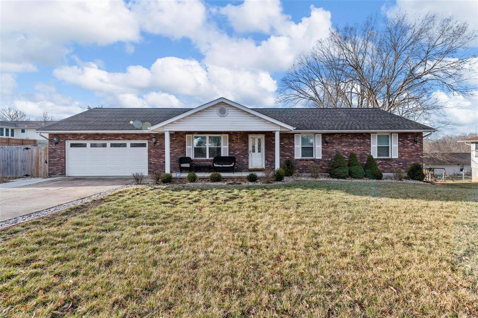 5 Arlington Oaks DR, Cedar Hill, MO 63016