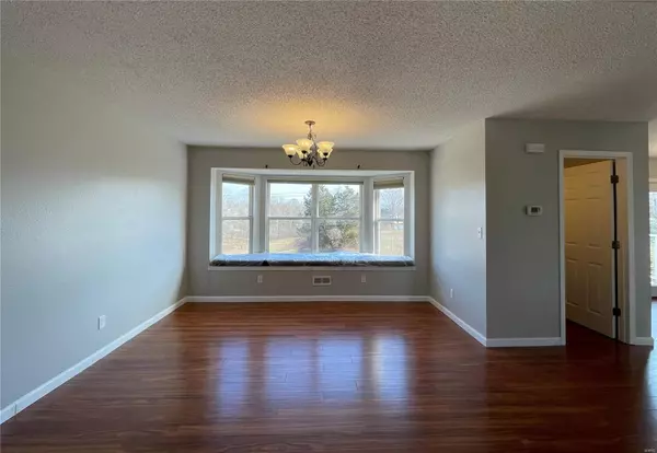 Arnold, MO 63010,702 Apple Dale CT