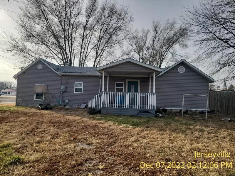 207 Adams ST, Jerseyville, IL 62052