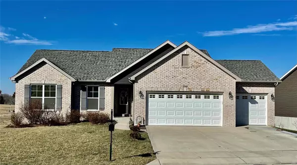 1053 Palisades LN, Pacific, MO 63069