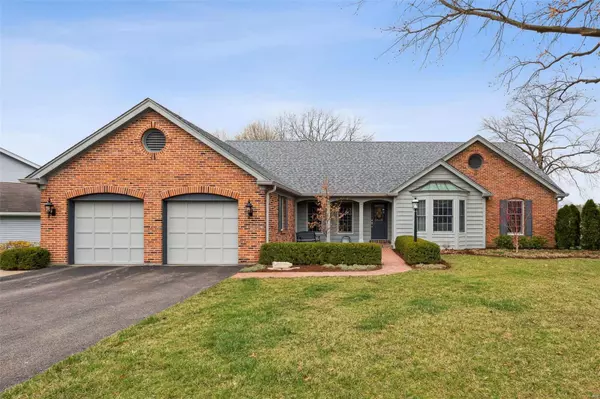 Des Peres, MO 63122,2127 Trailcrest DR