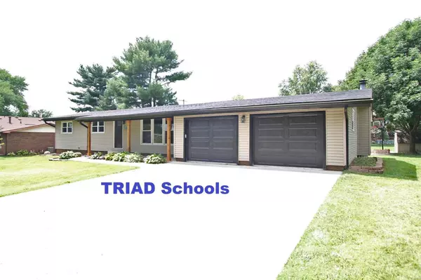 76 W Lake DR, Troy, IL 62294