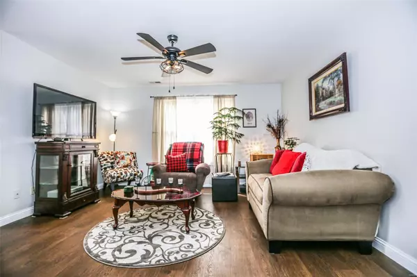 Grover, MO 63040,115 Jubilee Hill DR #F