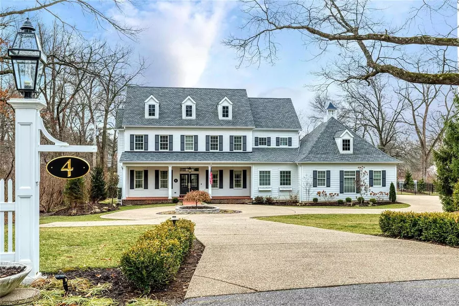 4 Colonial Hills DR, Creve Coeur, MO 63141