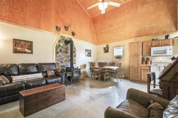 Salem, MO 65560,4714 County Road 3180