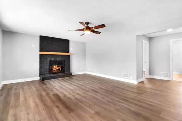 Columbia, IL 62236,244 Tower Hill DR