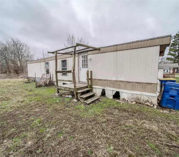 Salem, MO 65560,605 E Gibbs ST