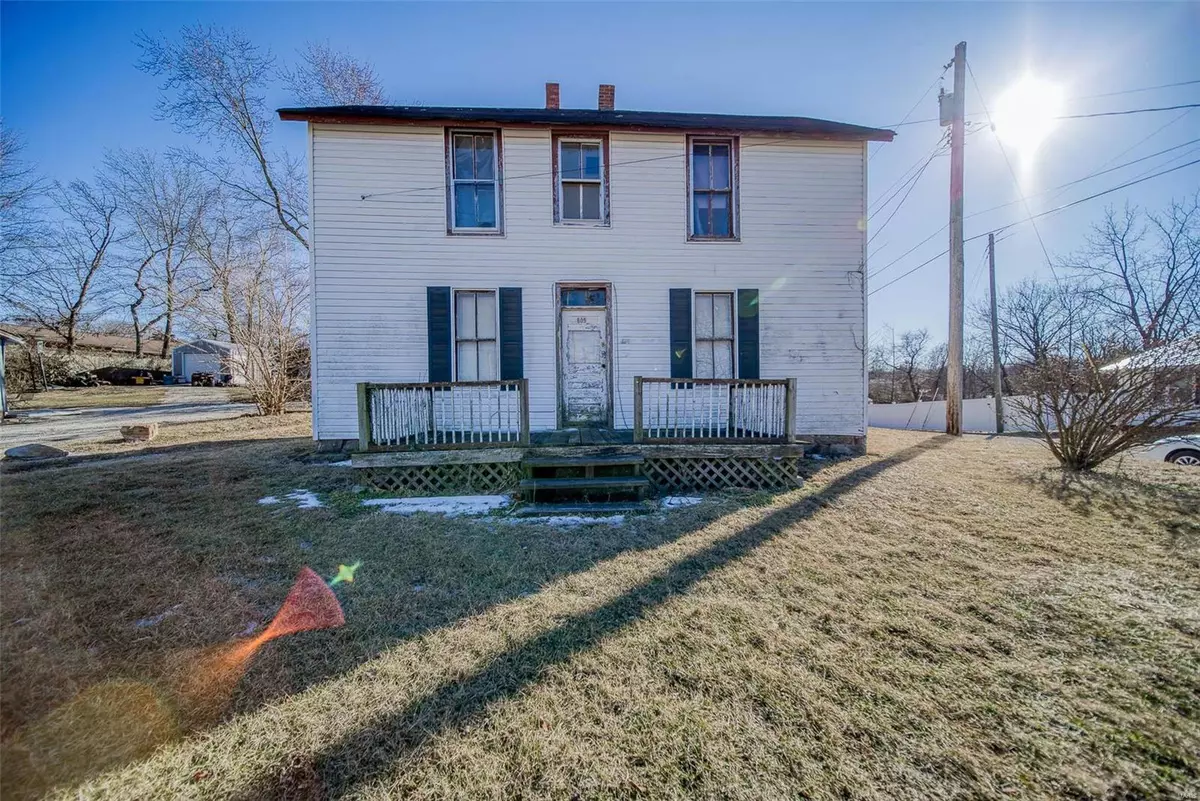 Salem, MO 65560,805 W 3rd ST