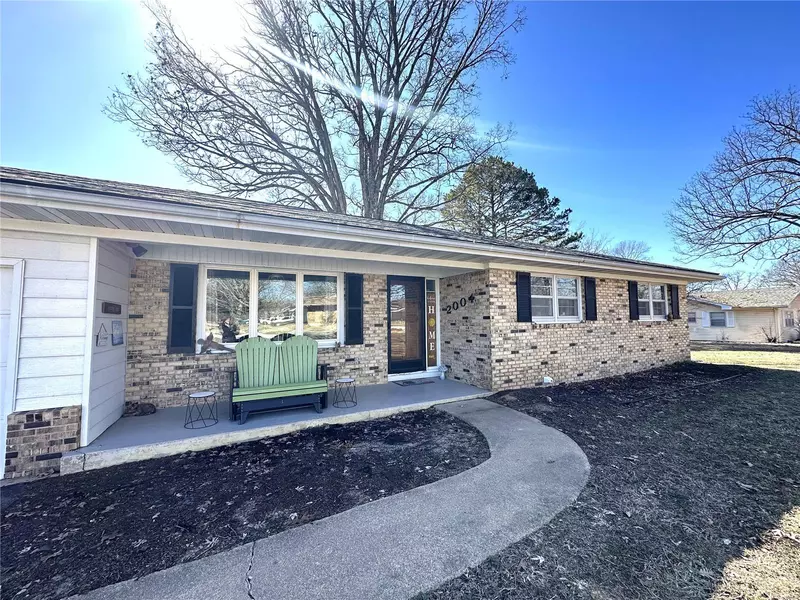 2004 Roe Avenue, West Plains, MO 65775