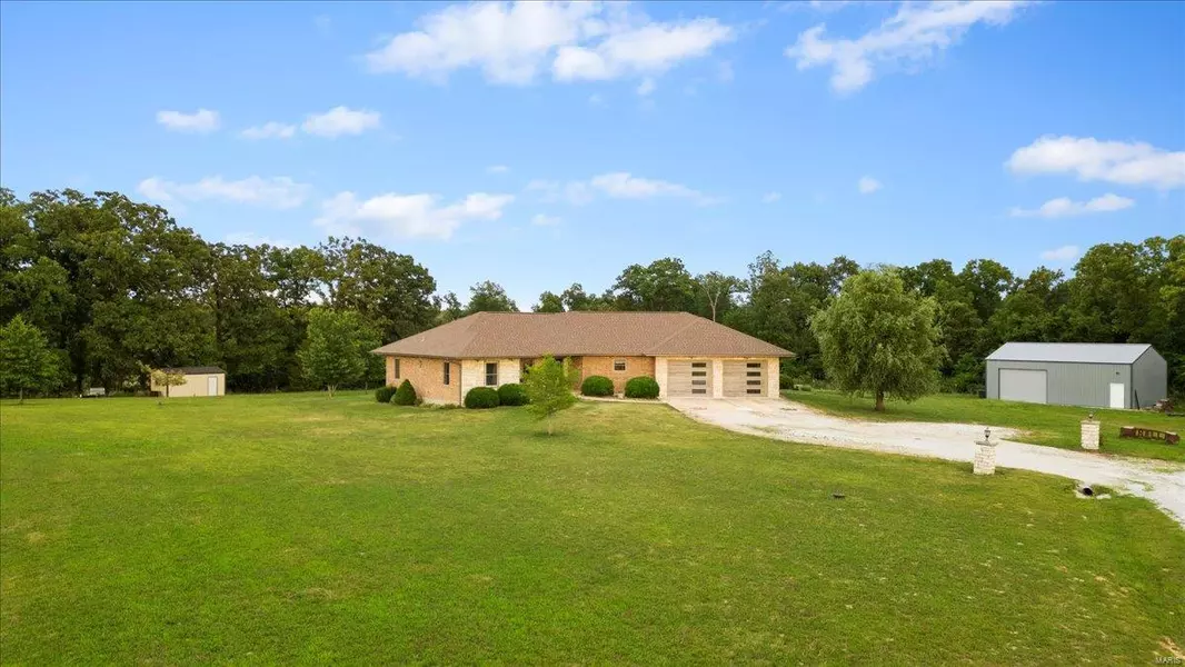 7370 Country Club Lane, Houston, MO 65483