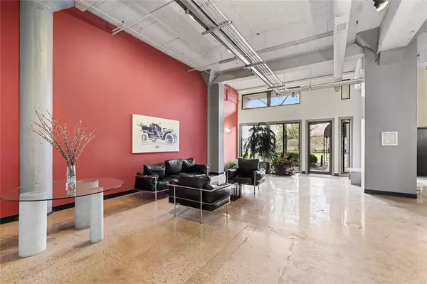 St Louis, MO 63108,4100 Laclede AVE #109