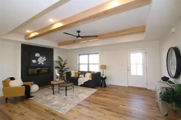 Troy, IL 62294,557 Eisenhower BLVD