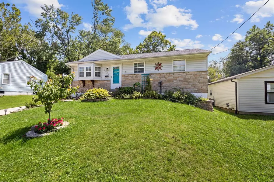 3556 High DR, St Ann, MO 63074