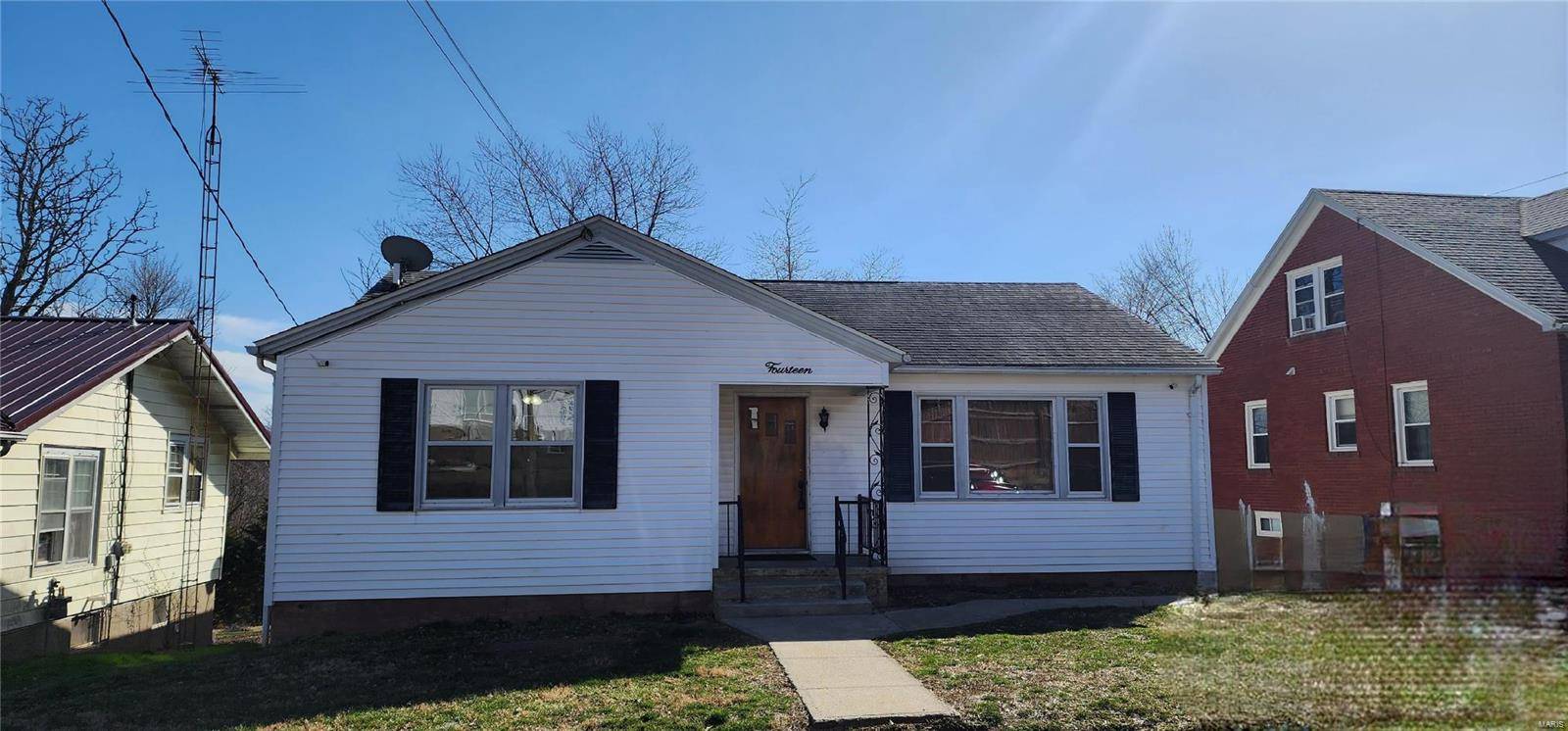 Chester, IL 62233,14 E State ST
