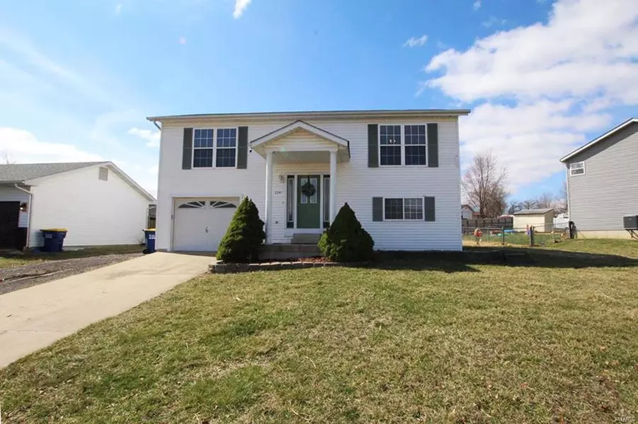 2241 Pinta DR, Warrenton, MO 63383