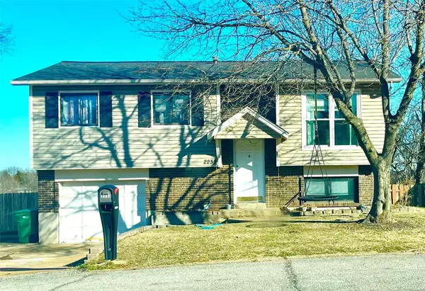 Imperial, MO 63052,2233 Country Forest DR