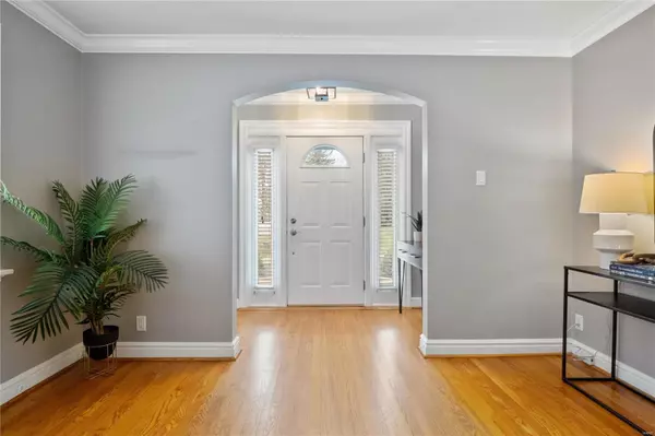 Richmond Heights, MO 63117,5 Hanley Downs