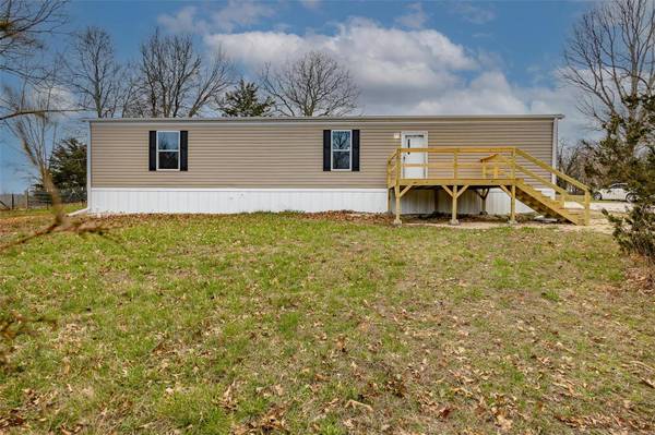 5004 State Road BB,  Montreal,  MO 65591