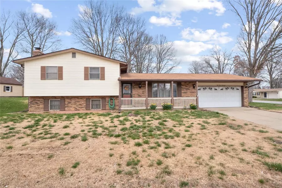 417 Anita DR, Fairview Heights, IL 62208