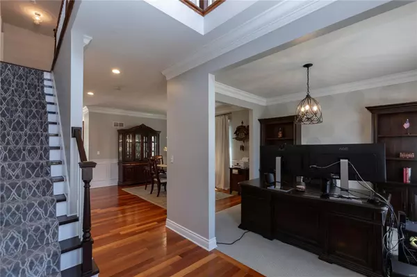 St Louis, MO 63129,7430 Stream Valley CT