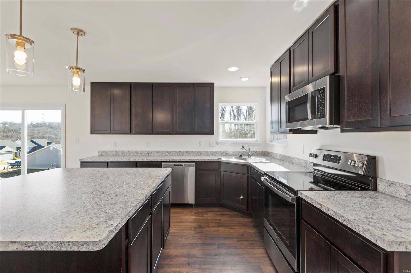 Oakville, MO 63129,7425 Shadow Point Drive