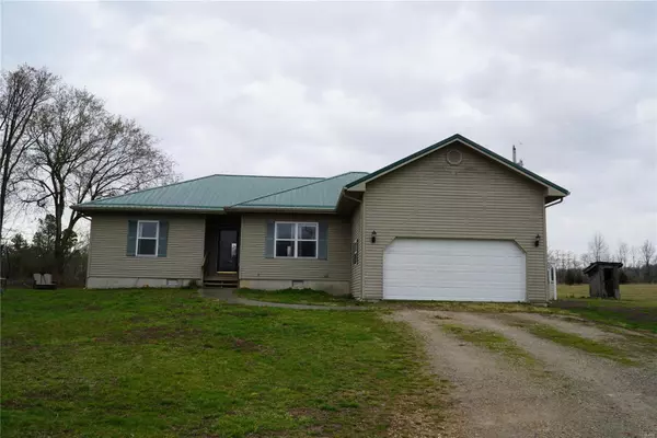 33052 Alpine LN, Falcon, MO 65470