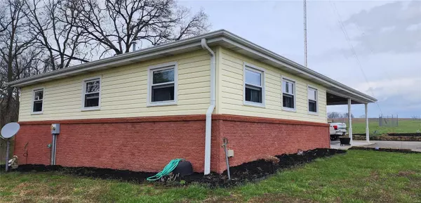 Chester, IL 62233,3305 Willy Gully LN