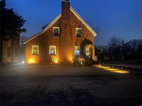 Bel-nor, MO 63121,8316 Racquet DR