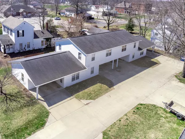 307 S Laurel ST, Staunton, IL 62088