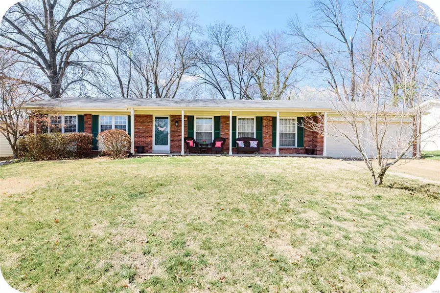725 Gascogne DR, Creve Coeur, MO 63141