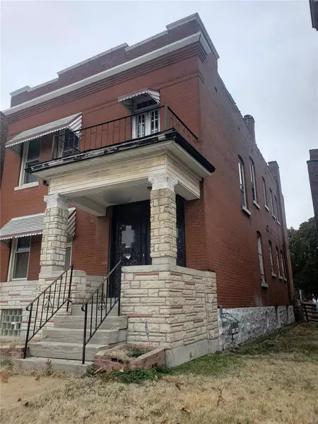 4521 Red Bud AVE, St Louis, MO 63115