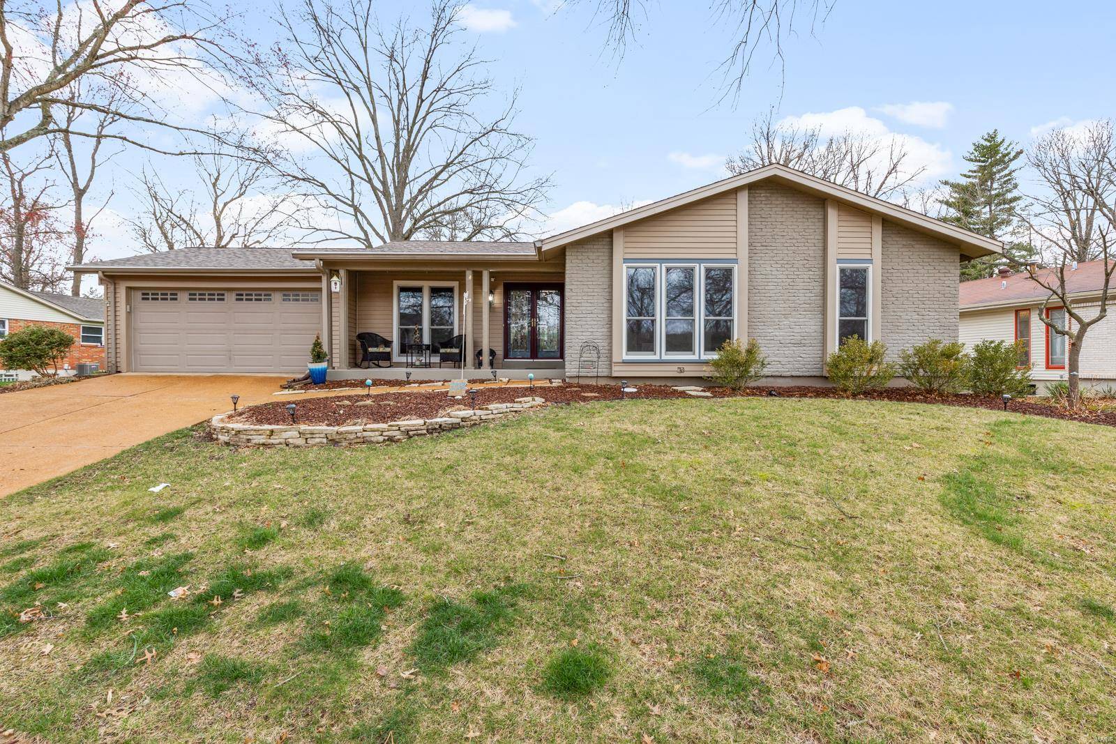 1333 Autumn Wood CIR, Ballwin, MO 63011