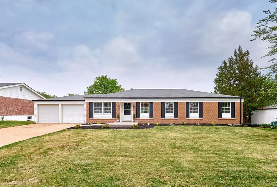 12931 Barbezieux DR, St Louis, MO 63141