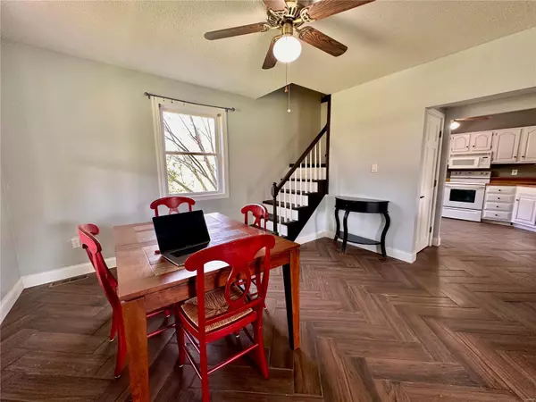 Florissant, MO 63034,3433 Douglas RD