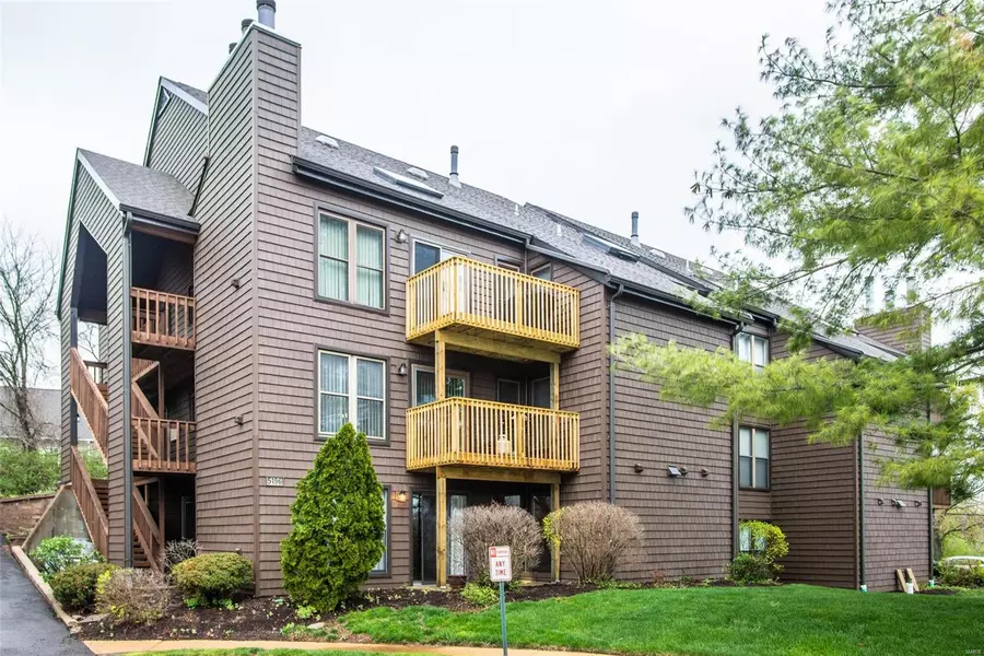 5196 Hollow Wood CT #A, Mehlville, MO 63128