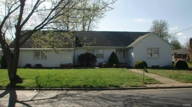 201 S Clayton St, Charleston, MO 63834