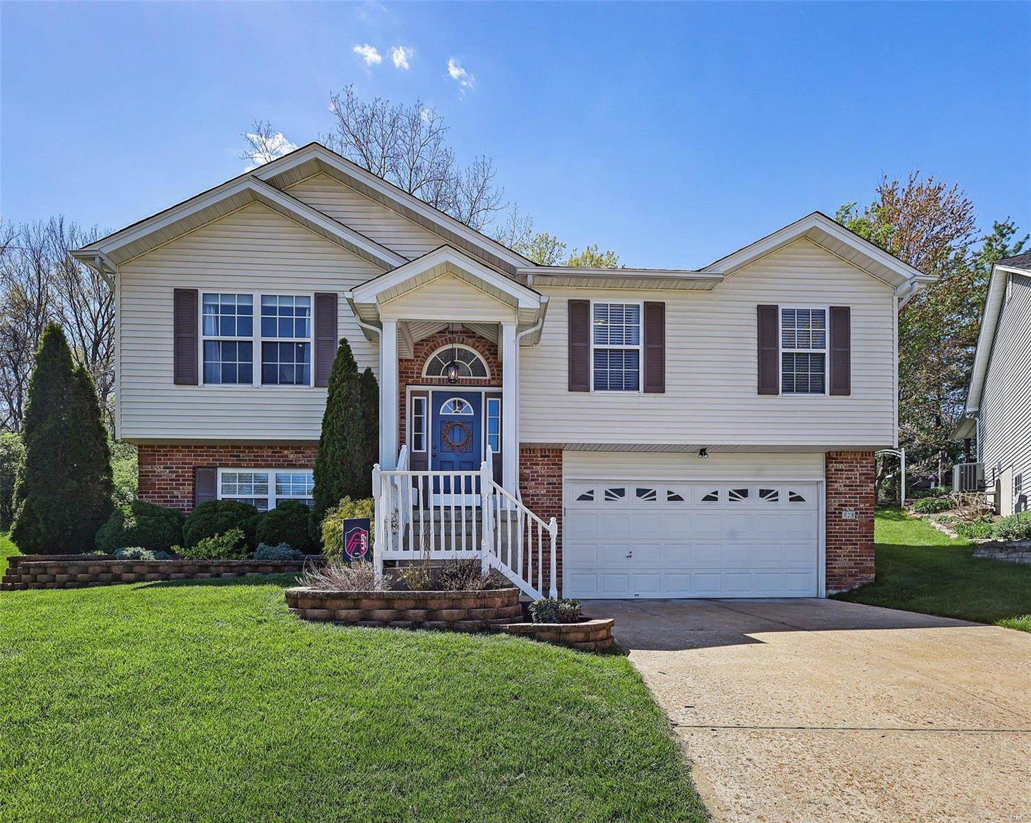328 Winter Lake CT, Fenton, MO 63026