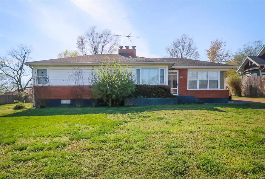406 N Commercial ST, Crocker, MO 65452