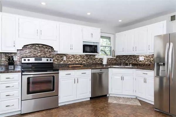 St Louis, MO 63125,3728 Park Crest DR