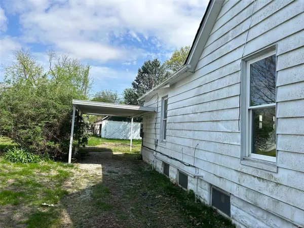 East Alton, IL 62024,526 Bowman AVE