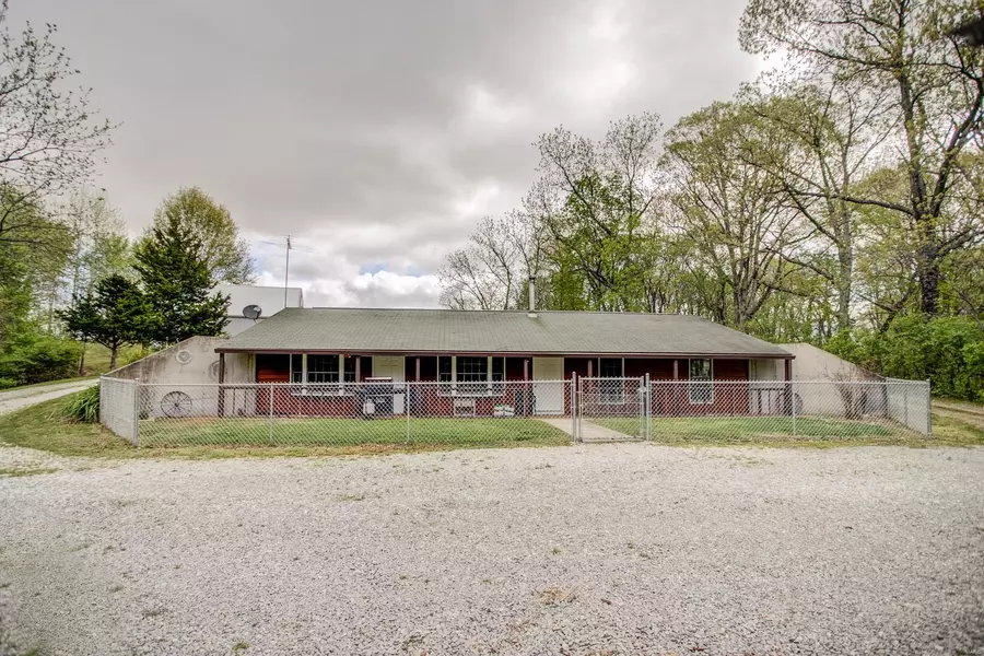 21393 Pin Oak LN, Grafton, IL 62037