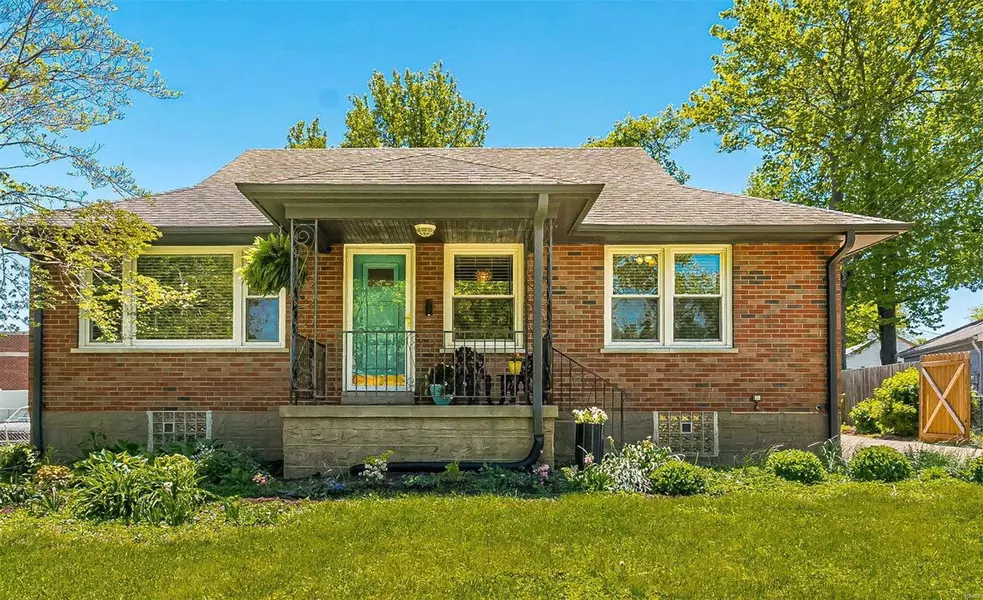 9914 Alden LN, Rock Hill, MO 63119