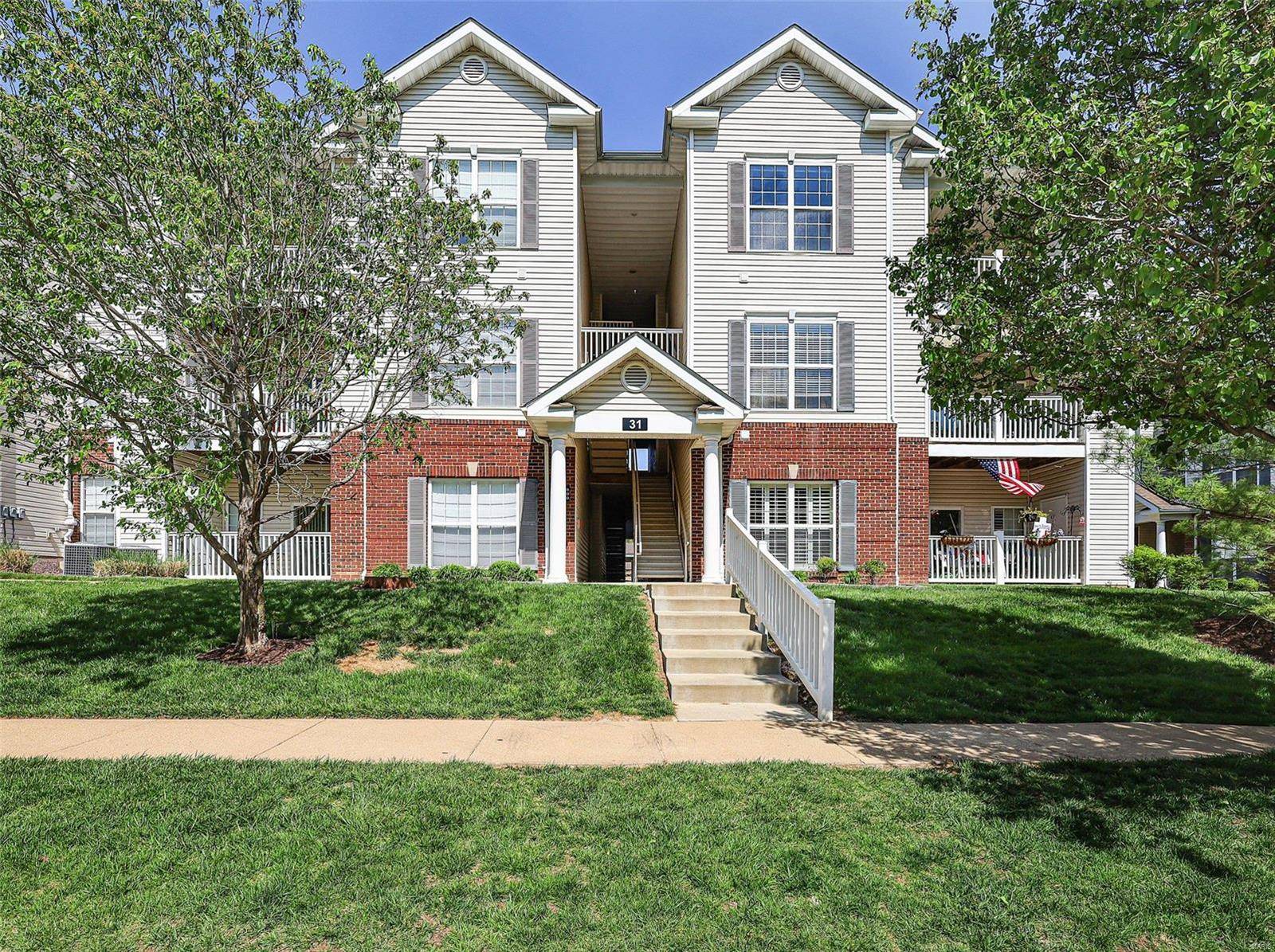 31 Kassebaum LN #301, St Louis, MO 63129