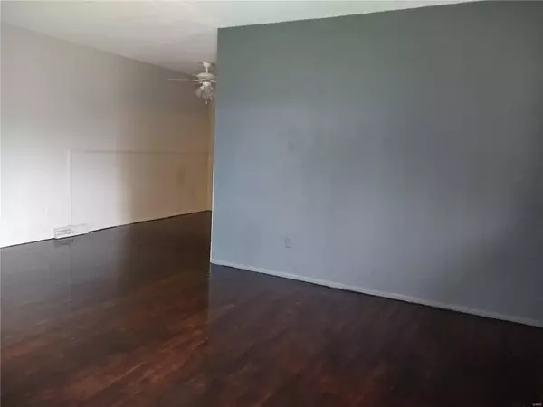St Ann, MO 63074,4040 Esseldale