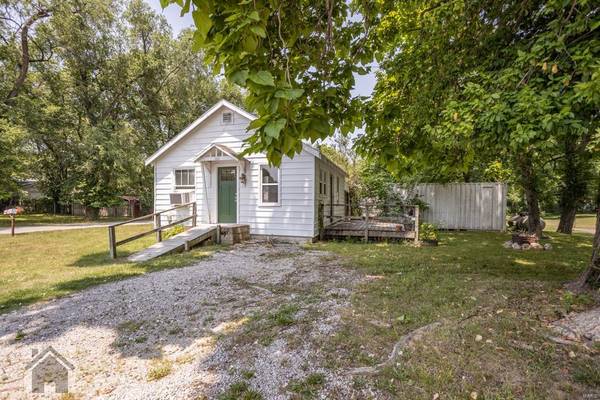 201 S Oak ST, Waynesville, MO 65583