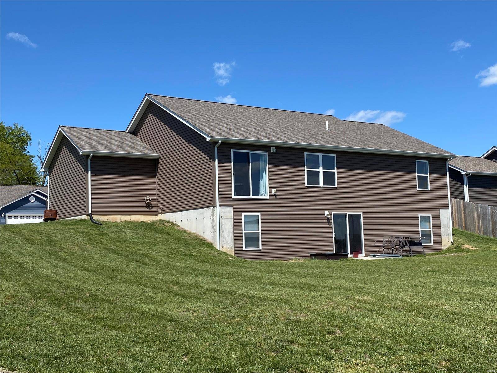 Winfield, MO 63389,136 Linder LN