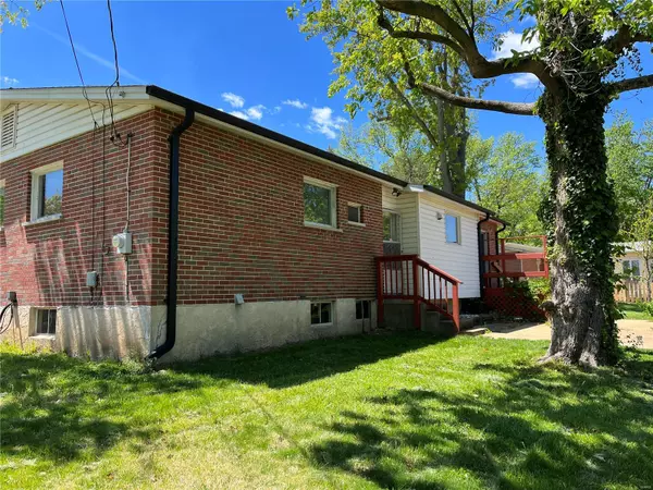 Olivette, MO 63132,9 Kingsbrook LN