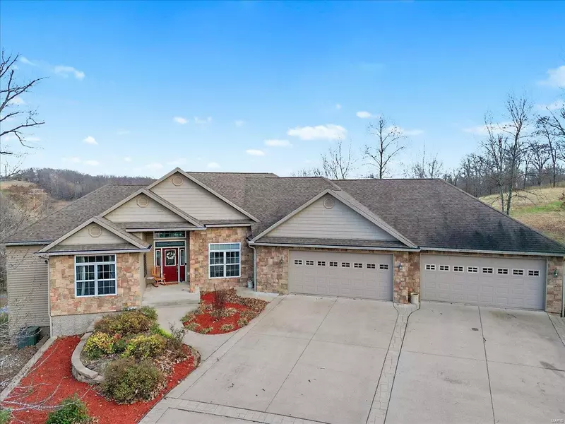 24 Cat Rock RD, Eldon, MO 65026